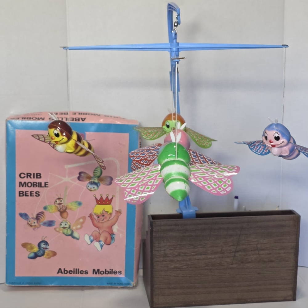 Vintage 1950's-60's Crib Mobile Bees Chantex Inc. Montreal Prince Regent